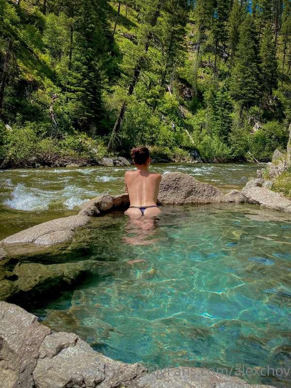 Riverside hot springs 💦