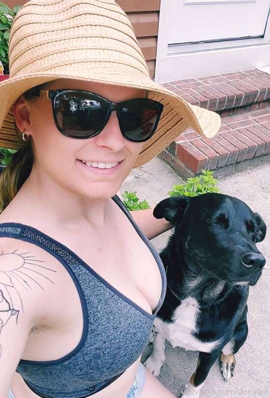 Me and my garden helper! 🥰🐕🐾🌱👒