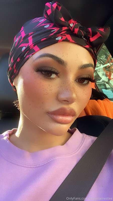 Tell me something sweet in my DMs