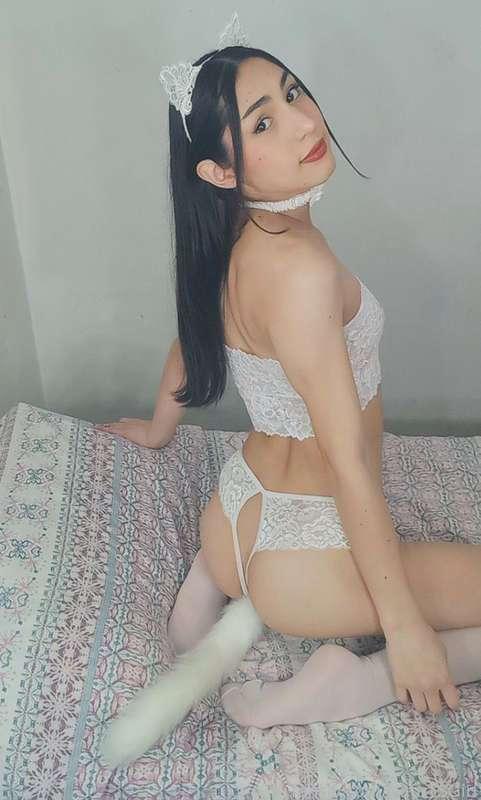 Show me how hard you get for me daddy 😍

#fyp #ass #hairy #boot #cute #egirl #teen #petite #fyp
