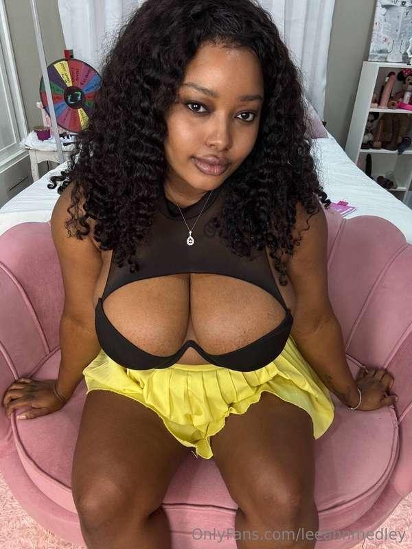 Would you cum all over my tits?🤭🤤