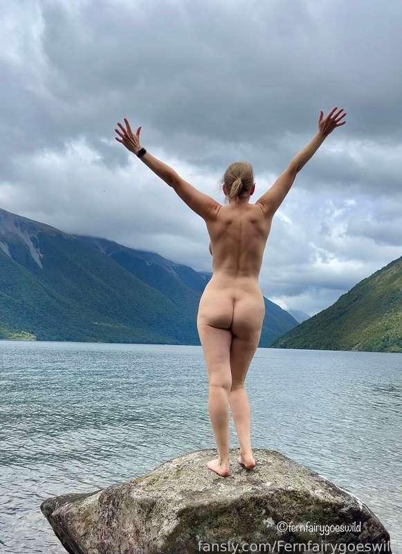 Today's IG post - one of the shots I got at the Lakefront

#publicnudity #artistic #classy #nudist #naturist #nakedinnature #natural #nature #curvy #mature #girlnextdoor