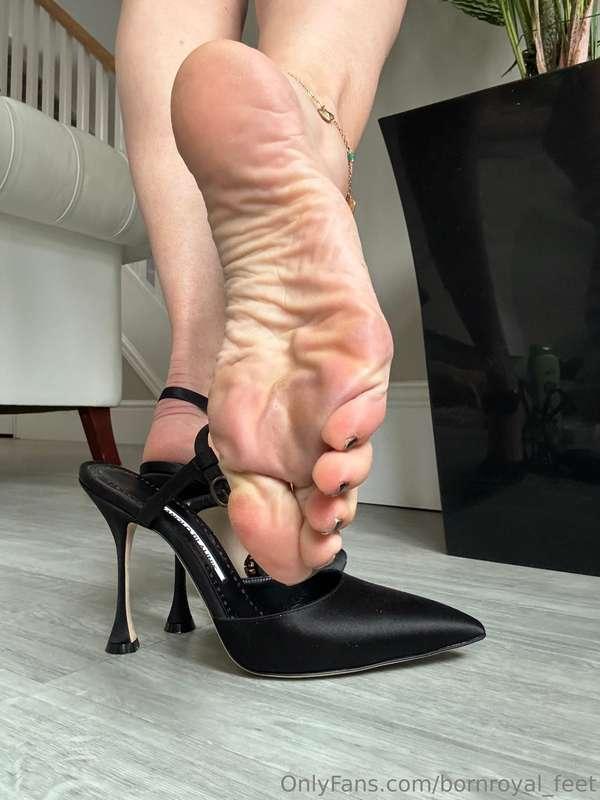 I’m going to put this sole all over your mouth and the insid..