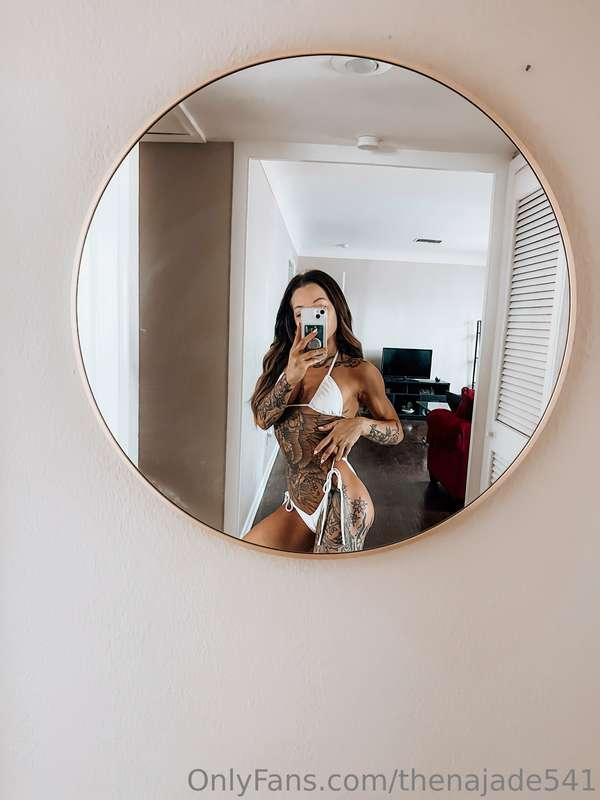 It’s HOT outside, but even hotter inside 😏 message me to see..