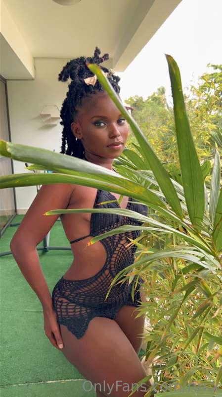 Striking a pose and feelin super sexy 🥵