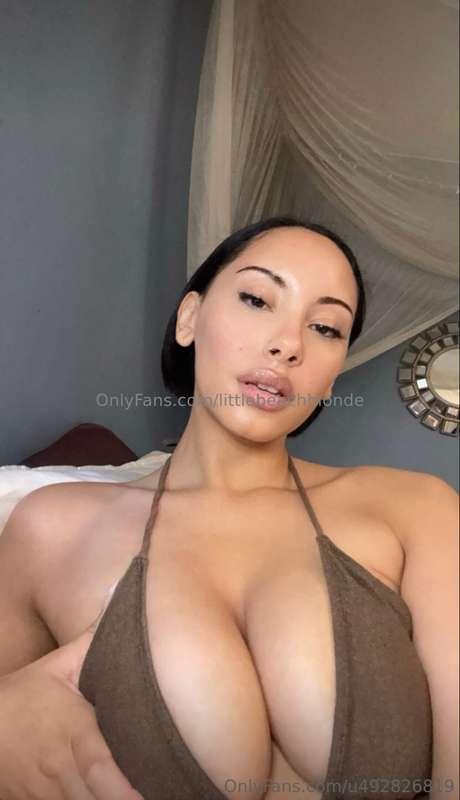 FREE PRIZE Once you sub to #1 Lightskin teeen @bustynikki 😈😈..