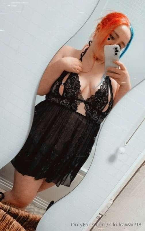 What do you think of my outfit tonight? 🥰💕 