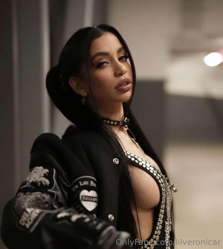 Sexiest b!tch you know 👅