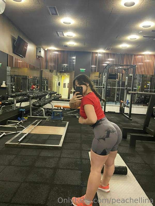 What better than a fat ass?
A fat ass after a nice workout 🙈