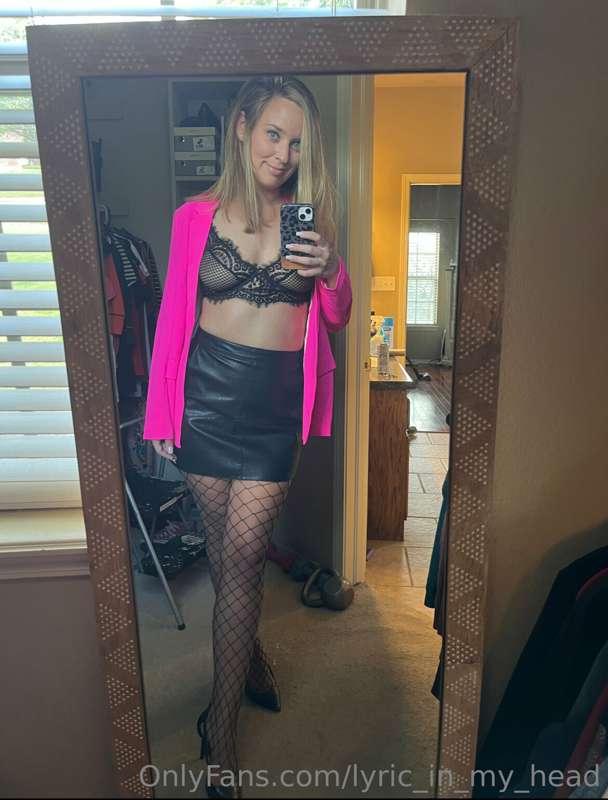 Pink, black, red, or just the bra top for NYE? 🤔