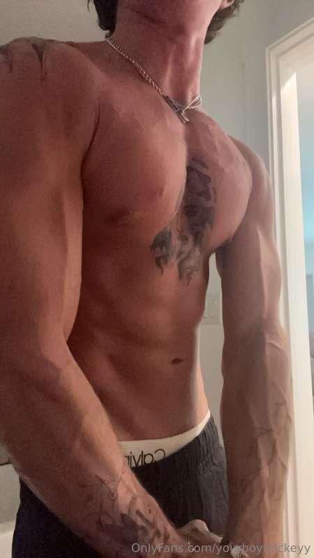 Strong is the new sexy 💯