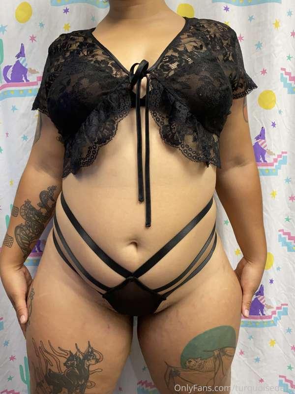Someone bought me a new outfit 🥰♥️
It’s pretty sexy isn’t it..