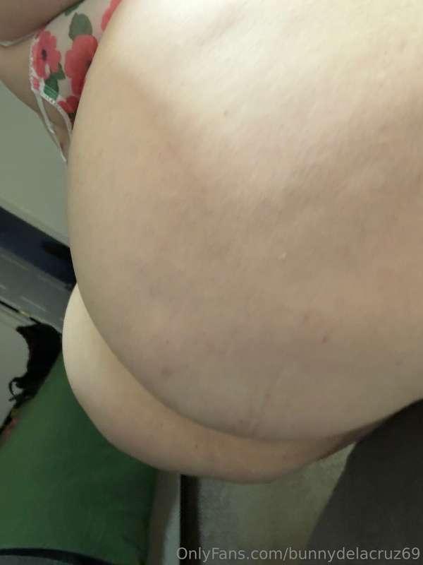 Nice and close for you to imagine spanking me 😍