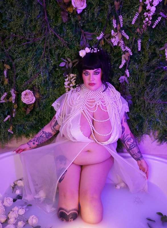 marilynmilkedme image #7