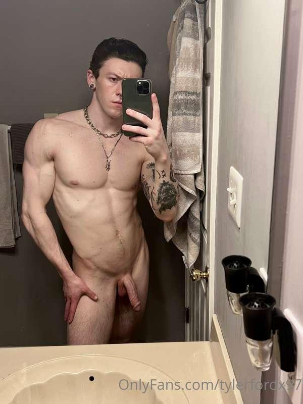 Monday’s are always busy but we can have a quickie ;)