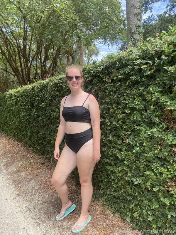 I’d rather wear bikinis all the time👙