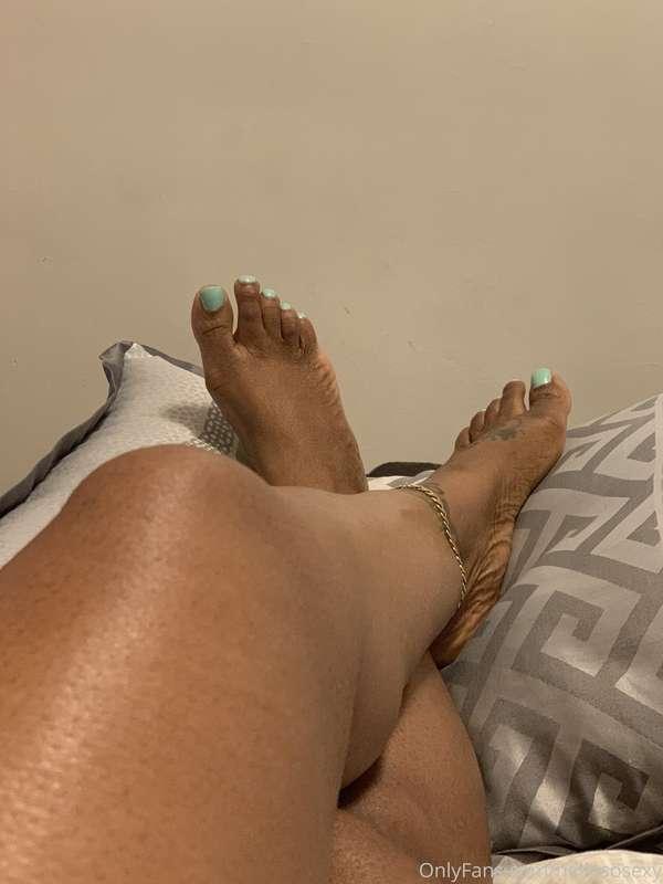 I wish you were here to lick me from my head to my toes 💋