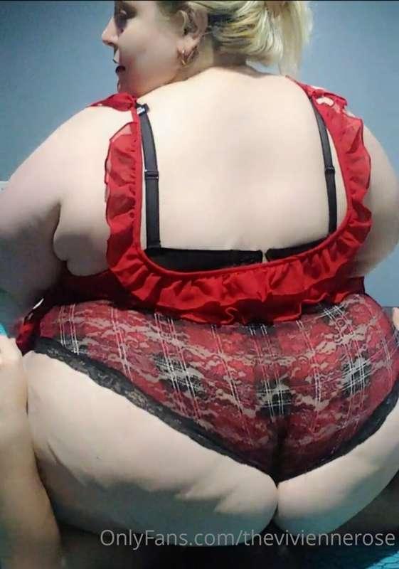 theviviennerose image #1