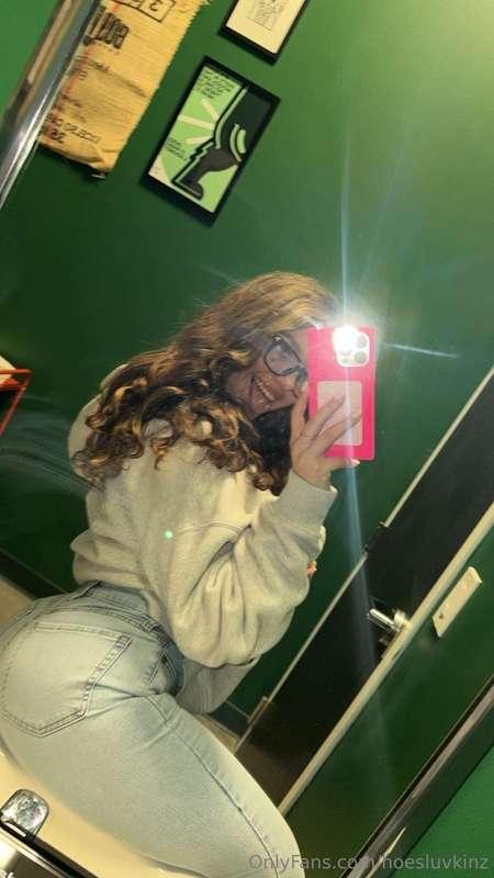pants too tight or butt too big 🤭