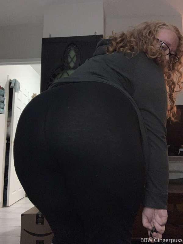 For those of you who enjoy seeing a nice big ass in a pair o..