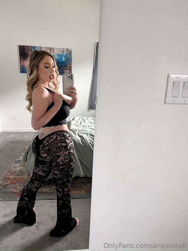 Get a taste of heaven with my this! 🍑😈