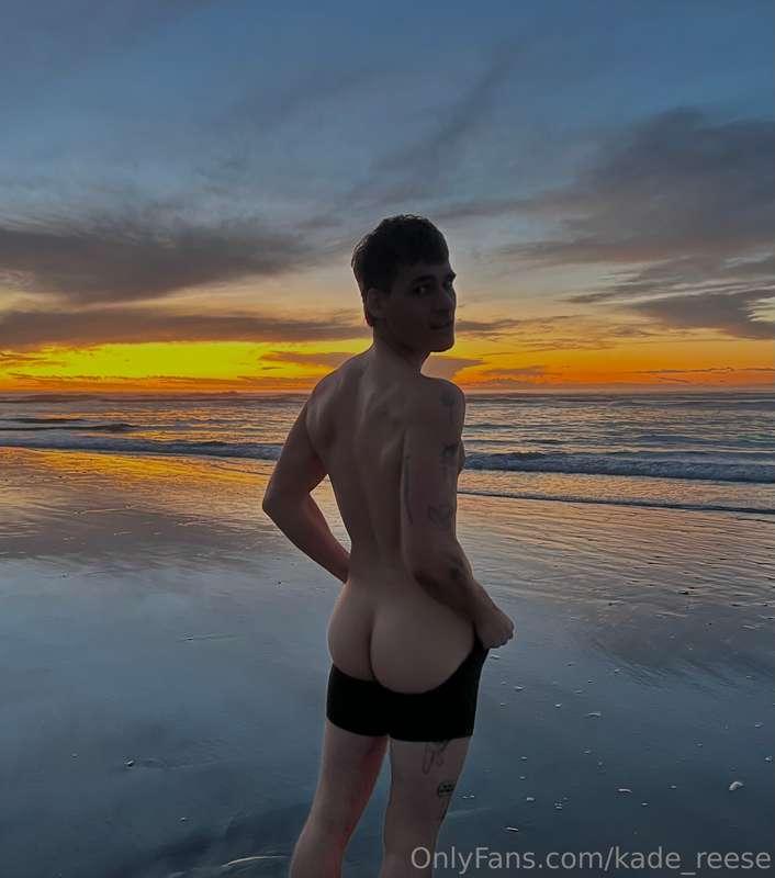 Sunset or ass?😅 why not both🥵😈