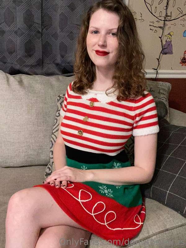 also i have sexy photos from around christmas in my fav xmas..