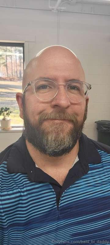 Will you be my Valentine?  I'll be streaming on Chaturbate t..