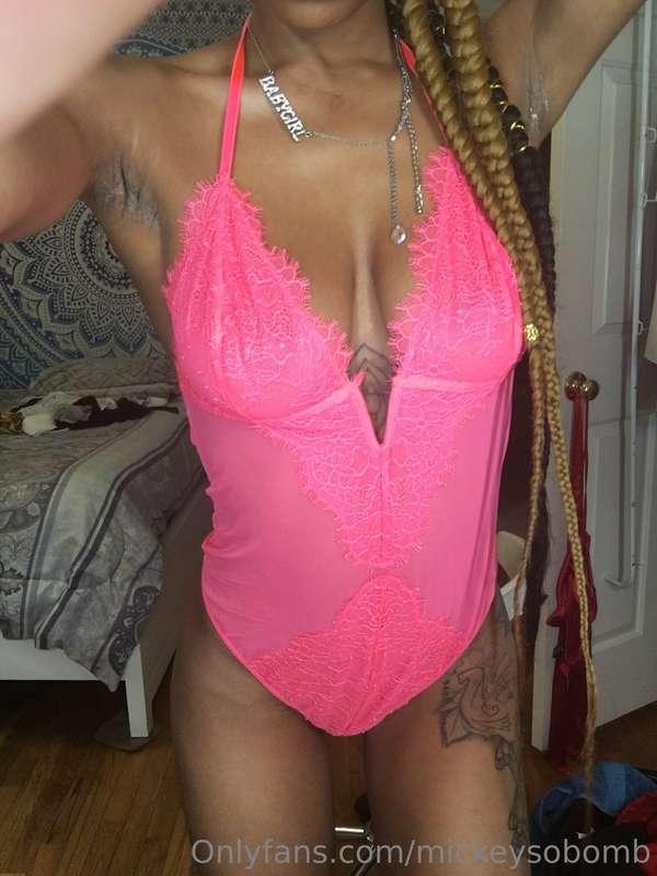 Let me wear your favorite color 😋
