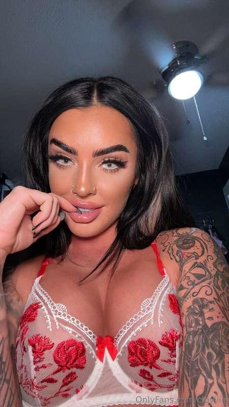 Let’s play and have a late night together 💌