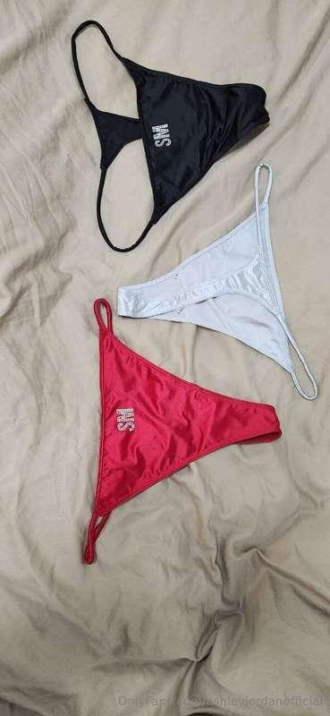 Want them? Send a DM 😏🍑
