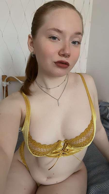 do you like my new lingerie?💛