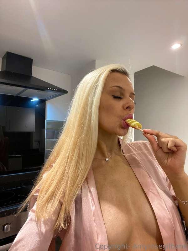 imagine waking up to me looking like this every day