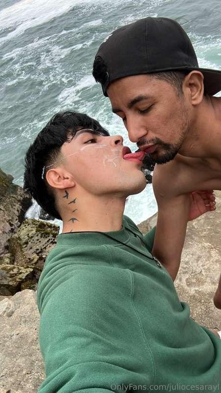 Se viene este rico cruising en la playa con este vergon…🥵🌹🙈