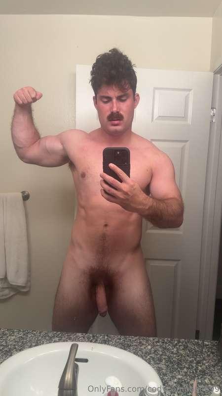 Today’s my Birthday 🎂🎉 text me if you want any custom conten..