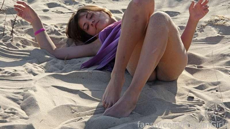 pilgrimgirls image #10