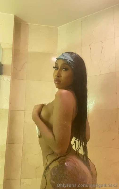 Do you want me to leave the door open while I have a bath? 😏..