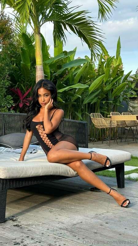 what’s the first thing you noticed? tell me https://onlyfans..