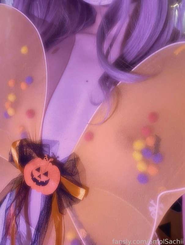 this pumpkin fairy is confused about her wings….😵‍💫

senpai should decide!₊˚𖦹⋆  is it better in front or back? 🎃

#fyp #asian #japanese #tease #upskirt #bigass #halloween #18 #free #petite

