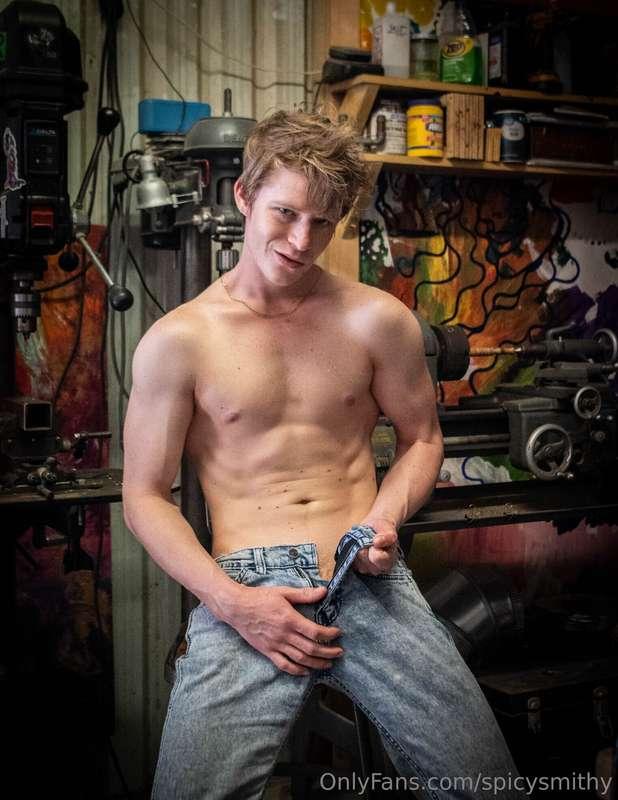 Happy Easter! Wanna hop into this basket? 😏