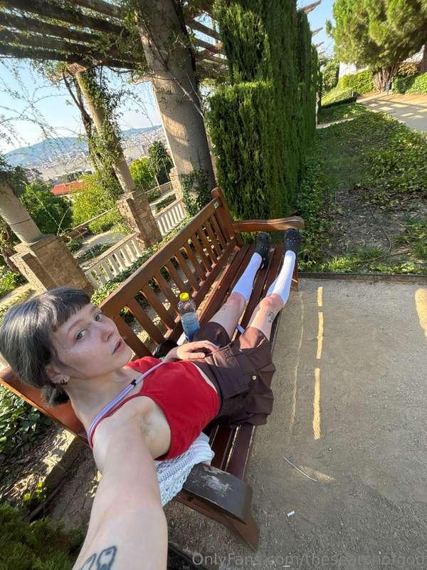 really nice to chill in Barcelona but it's hot af here 