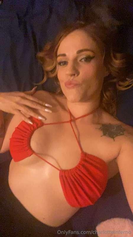 Make me laugh, then make me moan. 😩