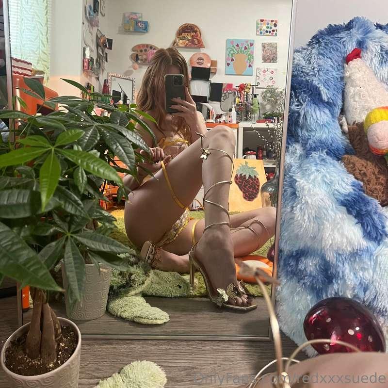 These heels!!!! 🙈👠🦋