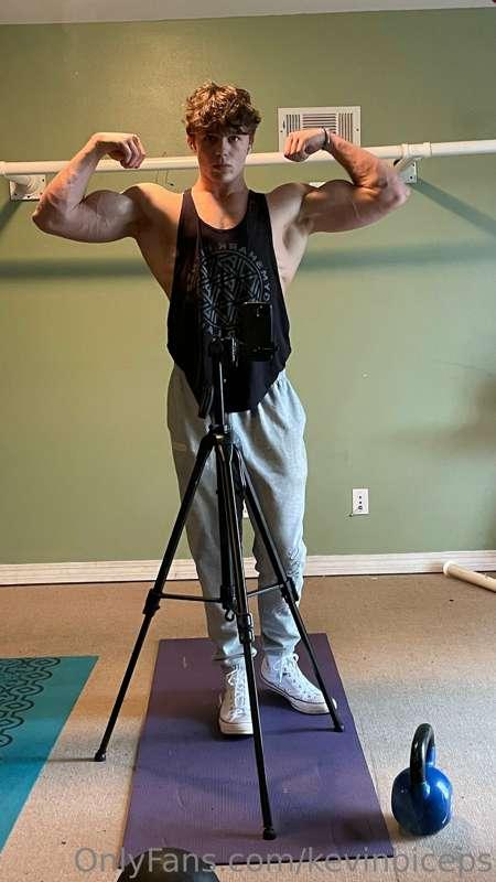 kevinbiceps image #0
