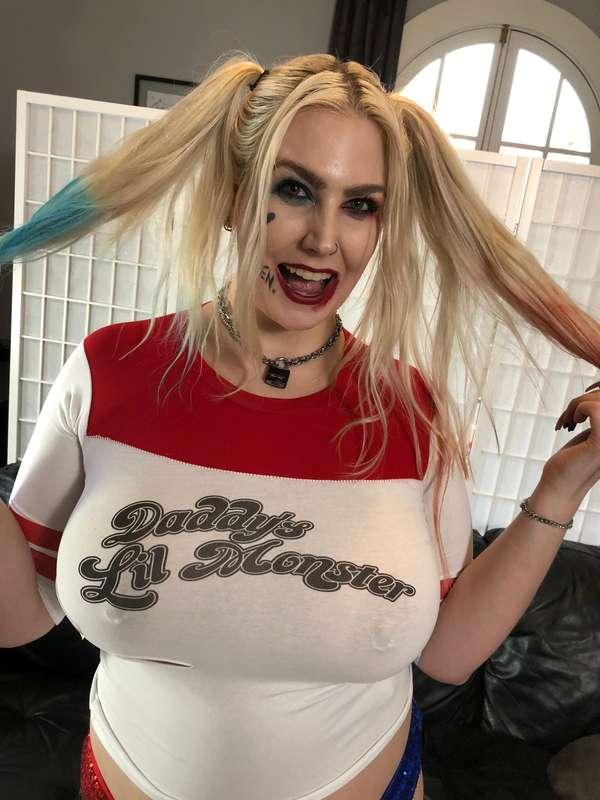 I love dressing up as Harley Quinn! (Part 1/2)

#harley #quinn #harleyquinn