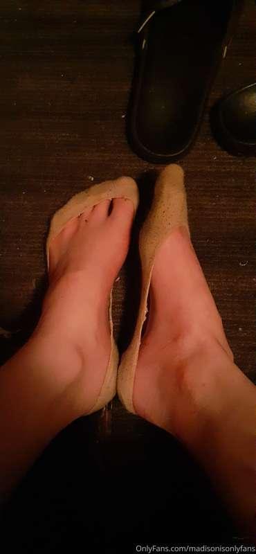 Cum and enjoy and worship my feet ♡♡♡