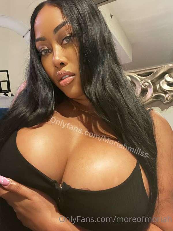 Whooops... I think this top is a little small, what do you t..