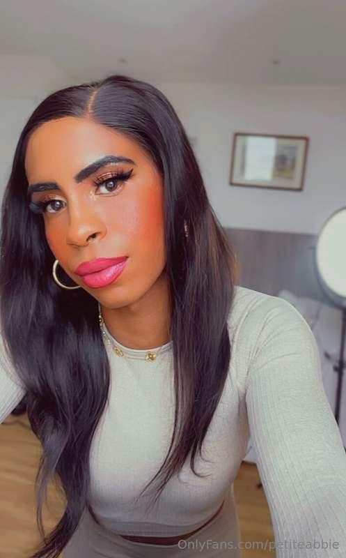 Do ya’ll like my new look? 💋💇🏽‍♀️