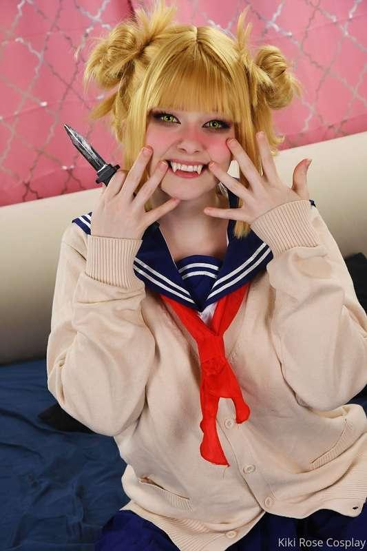 When cosplay gets a little too hot to handle. 😏🔥