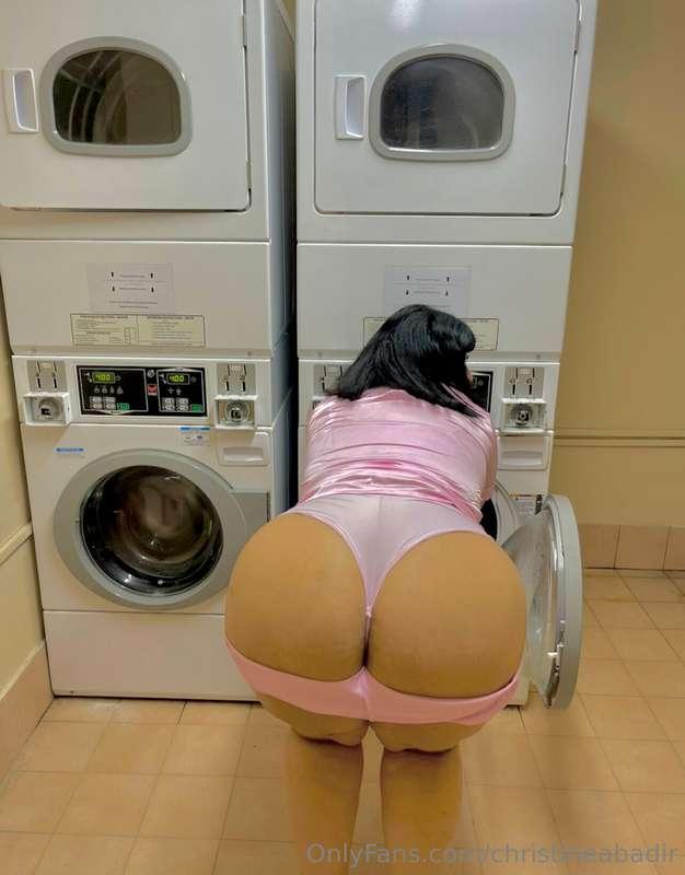 I got stuck in the laundry machine 💦